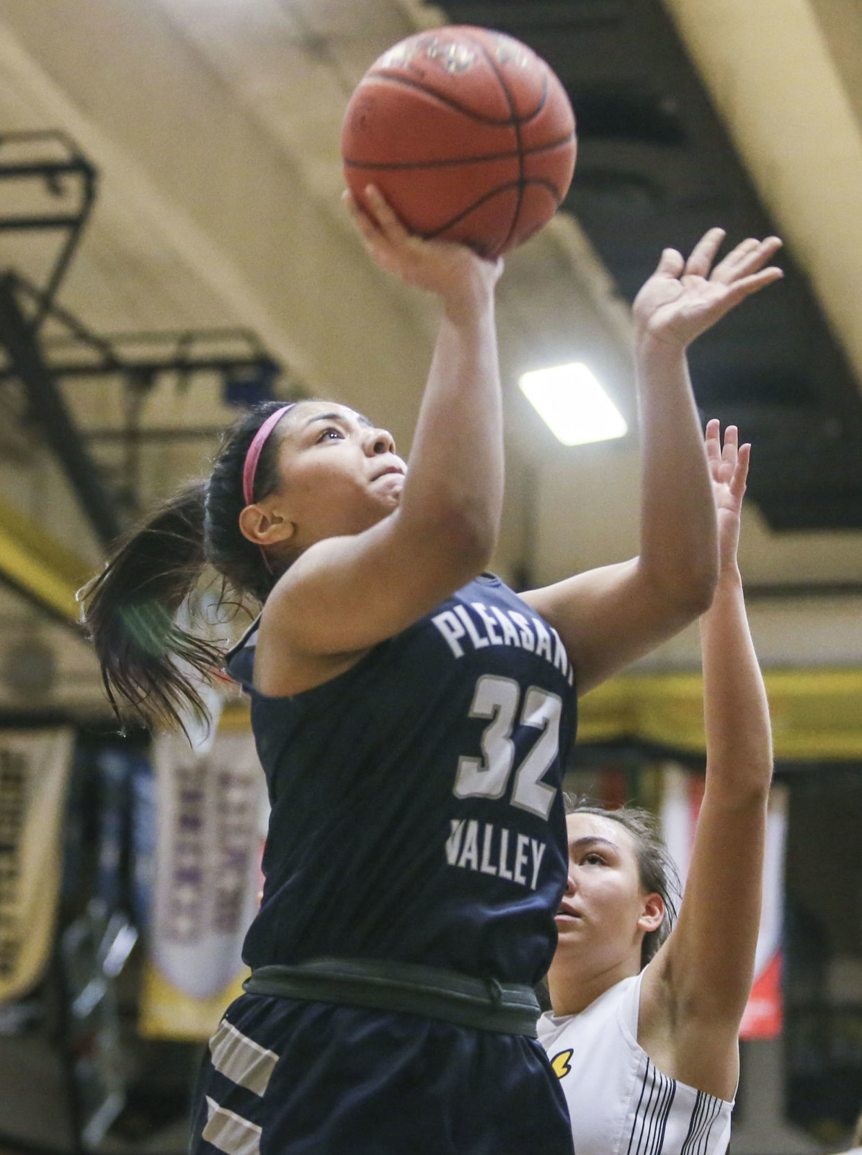 011420-qct-spt-pv-bett-hoops-05.JPG